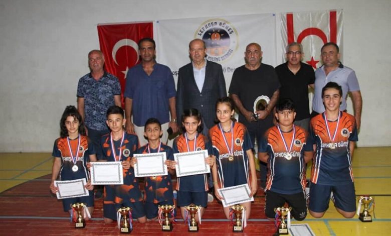 Lefkoşa Güneş Spordan Badminton Fırtınası.