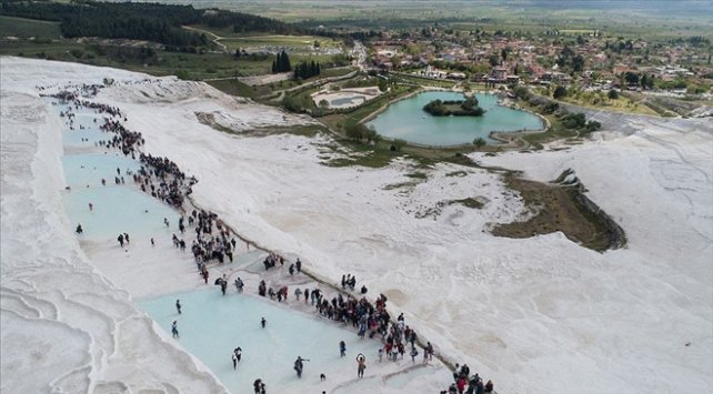 Tarihi mekanları bu yaz 3 milyon kişi ziyaret etti