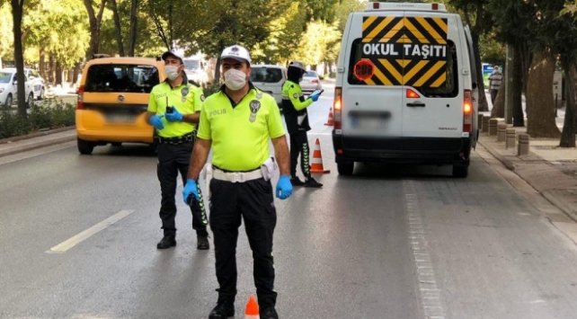 Konya’da 22 araç ve sürücüye 8 bin lira ceza kesildi