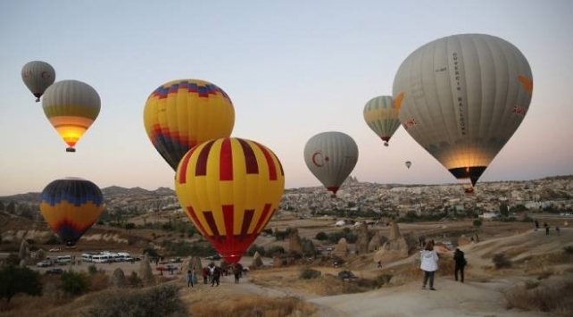 Yerli sıcak hava balonları ilk ticari uçuşunu yaptı