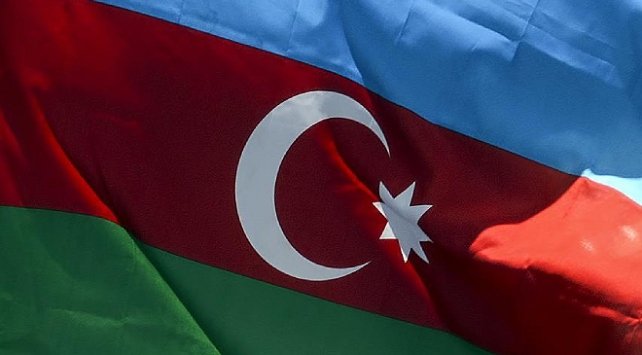 Hudaferin Köprüsü’nde Azerbaycan bayrağı dalgalanıyor