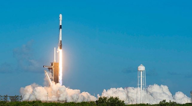 SpaceX 60 internet uydusunu daha uzaya fırlattı