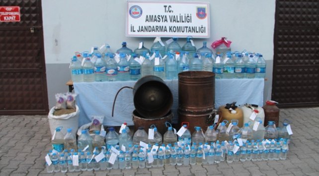 Amasya’da 4 bin 50 litre sahte içki ele geçirildi