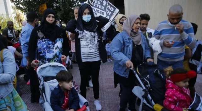 Yunanistan’da sığınmacılar, yaşam koşullarının iyileştirilmesini istedi