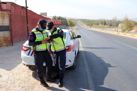 Gaziantep’te jandarma ekiplerince ‘drone’lu trafik denetimi