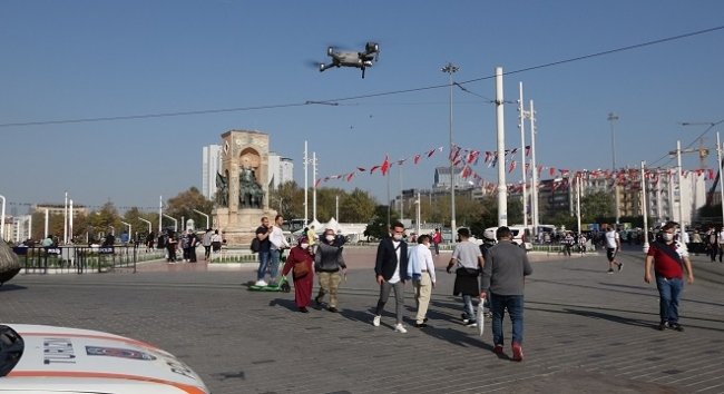 Taksim Meydanı’nda drone ile maske denetimi