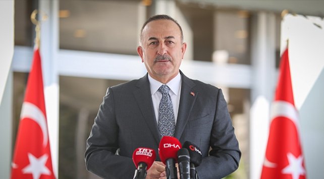 Bakan Çavuşoğlu: Avrupa’nın ezik ırkçıları yine kendini gösterdi