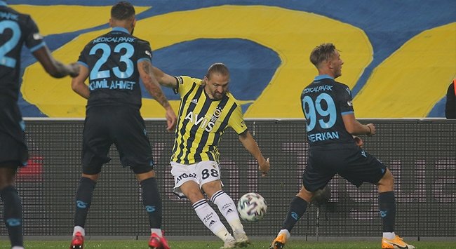 Fenerbahçe’de iki, Trabzonspor’da üç değişiklik