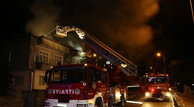 Kayseri’de çatı yangını