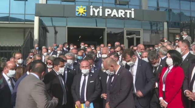 İyi Parti’de il başkanları Ümit Özdağ’ın ihracı için dilekçe verdi