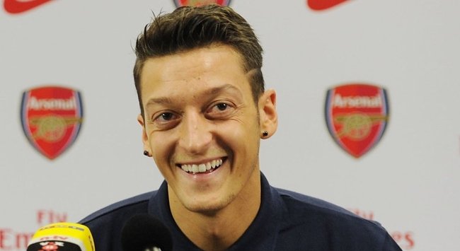 Mesut Özil’den 1400 öğrenciye öğle yemeği