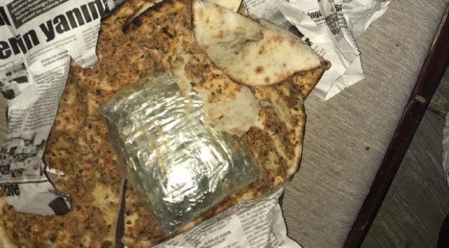 Antalya’da lahmacun arasına gizlenmiş uyuşturucu ele geçirildi