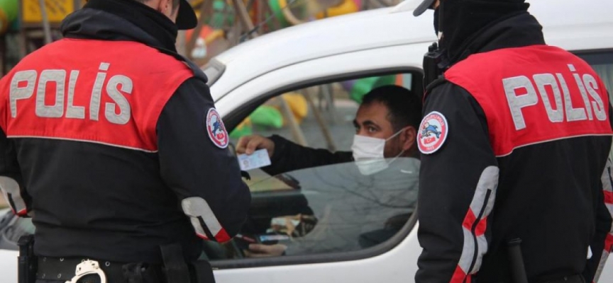 Adana’da polis denetimlerinde 53 silah ele geçirildi