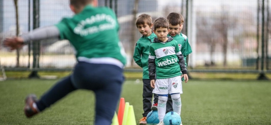 Bursaspor genç yetenekleri futbola kazandırıyor