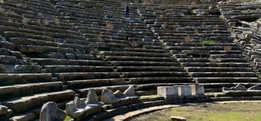 Gladyatörler Şehri’nin 2 bin 200 yıllık tiyatrosu gün ışığına çıkıyor