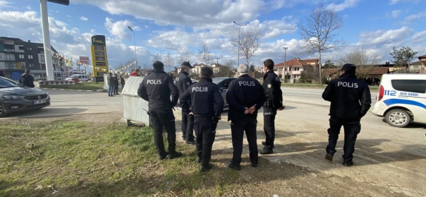 Düzce’de polisin dur ihtarına uymayan 6 şüpheli kovalamaca sonucu yakalandı