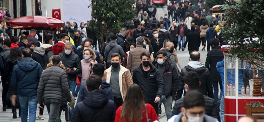 İstiklal Caddesi’nde korkutan kalabalık