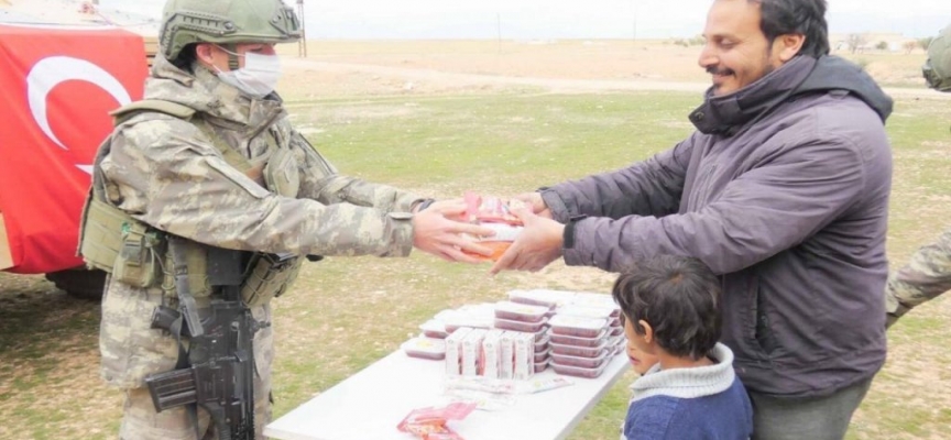 Mehmetçik’ten Barış Pınarı bölgesine yardım eli