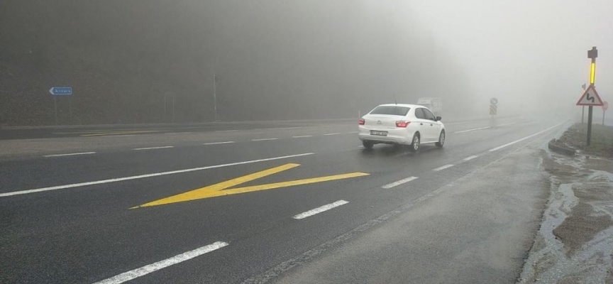 Bolu Dağı’nda sis ve yağmur etkili oluyor