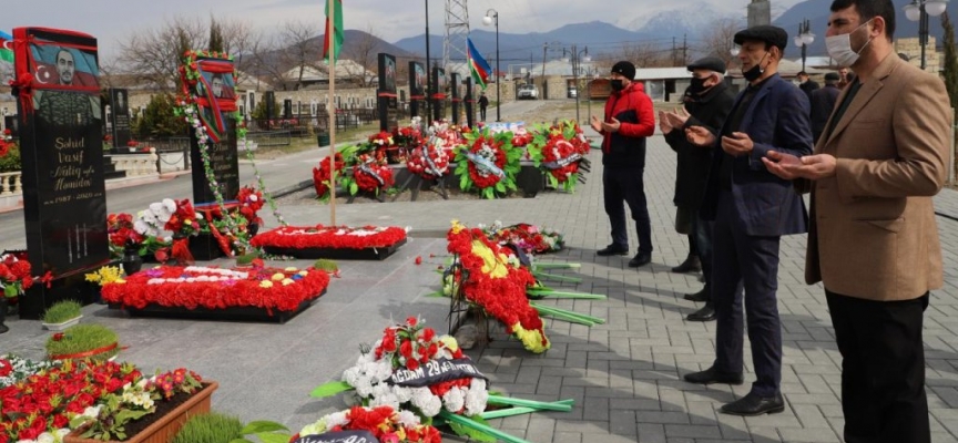 Azerbaycanlılar Nevruz’da şehitlikleri ziyaret etti