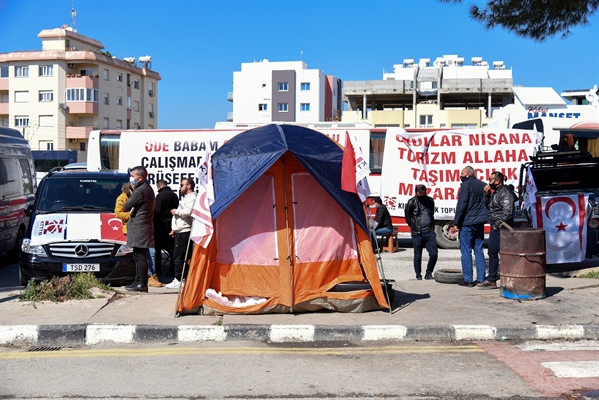 TAŞIMACILARIN BAŞBAKANLIK ÖNÜNDEKİ EYLEMİ DÖRDÜNCÜ GÜNÜNDE