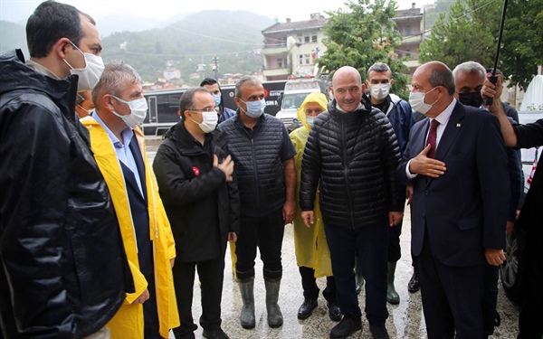 Cumhurbaşkanı Tatar’dan, sel felaketinin yaşandığı Bozkurt’a “geçmiş olsun” ziyareti