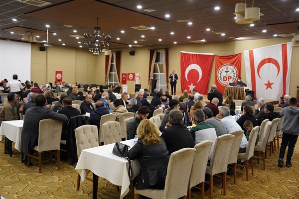 Demokrat Parti yeni üyeleriyle buluştu