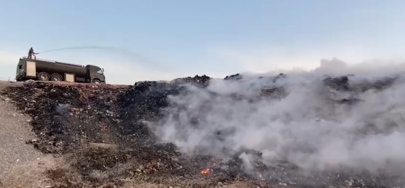 Güngör Katı Atık Depolama alanında yer yer devam eden yangını söndürme çalışmaları devam ediyor – BRTK