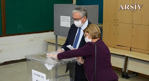 4’üncü Cumhurbaşkanı Mustafa Akıncı oyunu kullandı