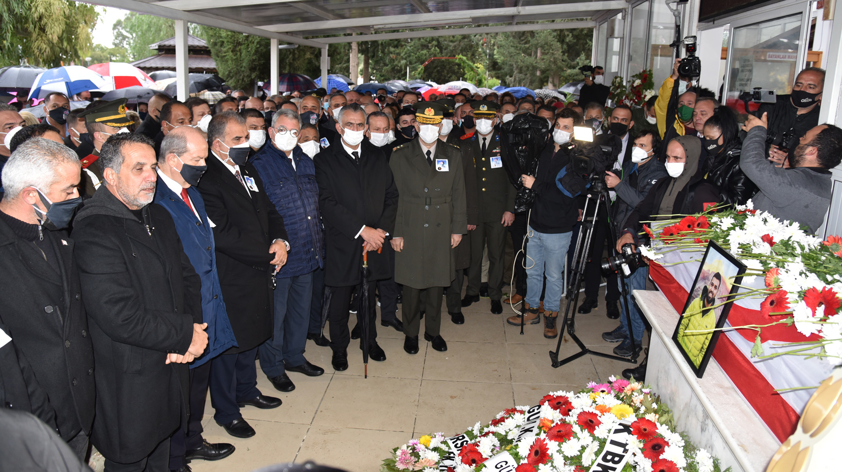 Birkan Uzun gözyaşlarıyla son yolculuğuna uğurlandı