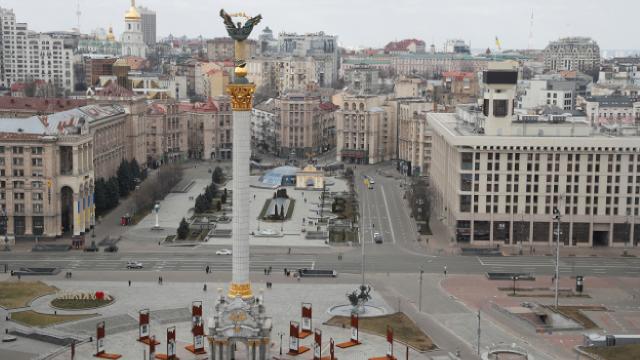 Kiev’de sokağa çıkma yasağı: Dışarda olanlar düşman sayılacak