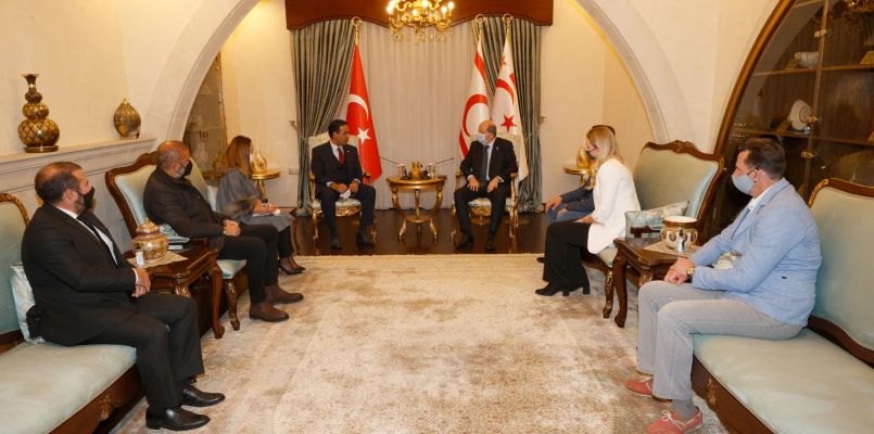 Özdenefe, Gazimağusa eski Milletvekili Okan Dağlı’yı dilekçesini teslim almak üzere kabul etti