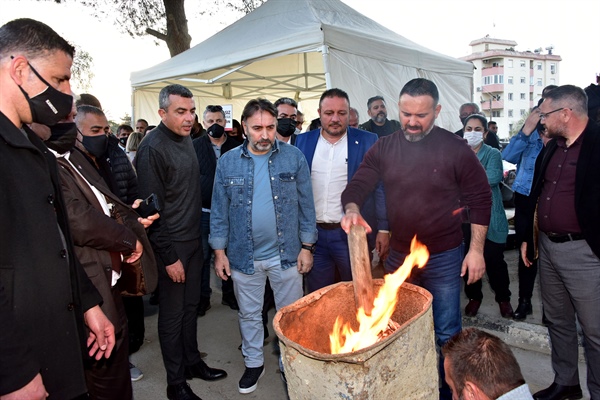 Sendikalar Başbakanlık önüne “Zam Çadırı” kurarak ateş yaktı