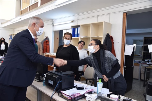 Hasipoğlu, Güzelyurt  ve Lefke bölgesinde bakanlığa bağlı daireleri ziyaret etti