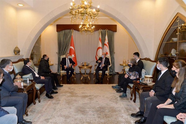 Cumhurbaşkanı Tatar, Türkiye’nin çeşitli gazete ve televizyon kanallarından gelen gazetecileri kabul etti