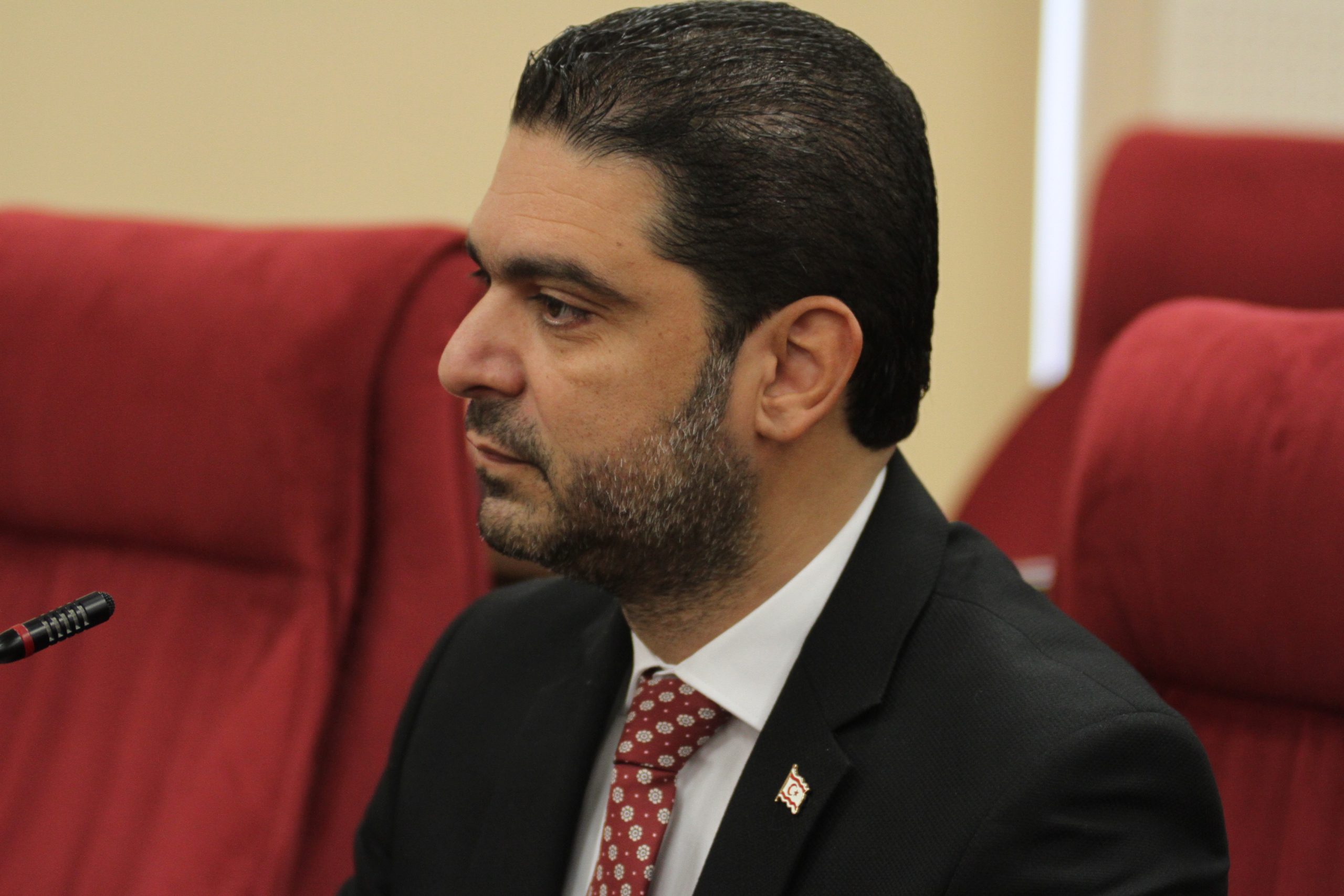Savaşan:Biz yapmaya, onlar bozmaya çalışıyor