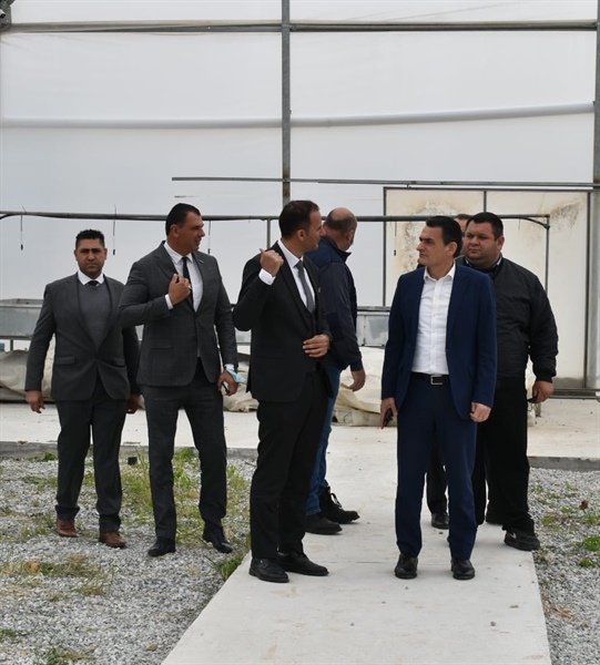Bakan Oğuz, Güzelyurt Meslek Lisesi’ni ziyaret etti