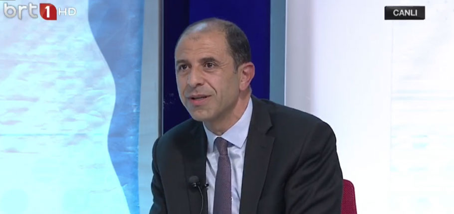 Özersay: Elimizi çabuk tutmazsak, bölgede piyon bile olamayız