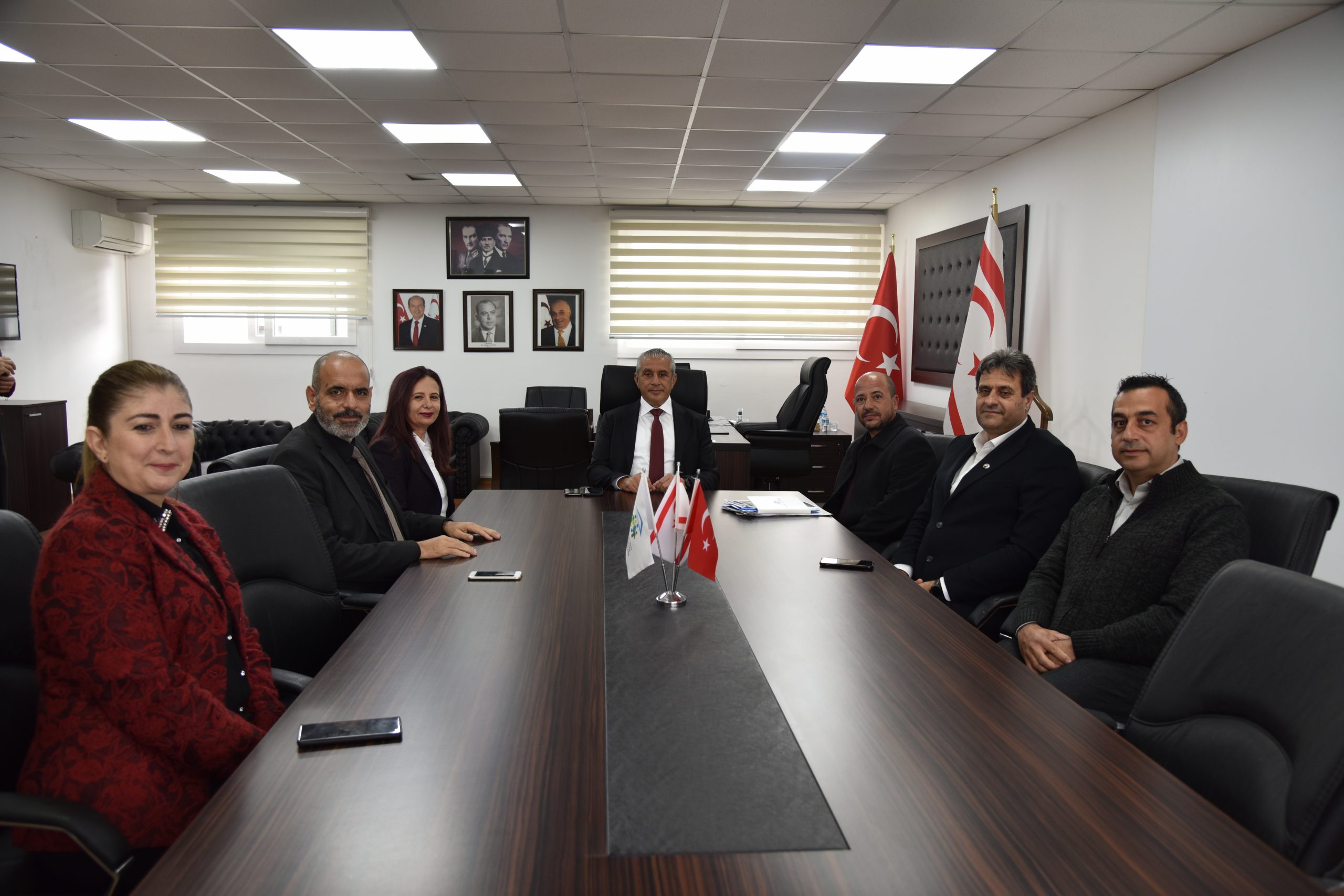 Çalışma ve Sosyal Güvenlik Bakanı Taçoy, personelle tanıştı, ilk toplantısını yaptı