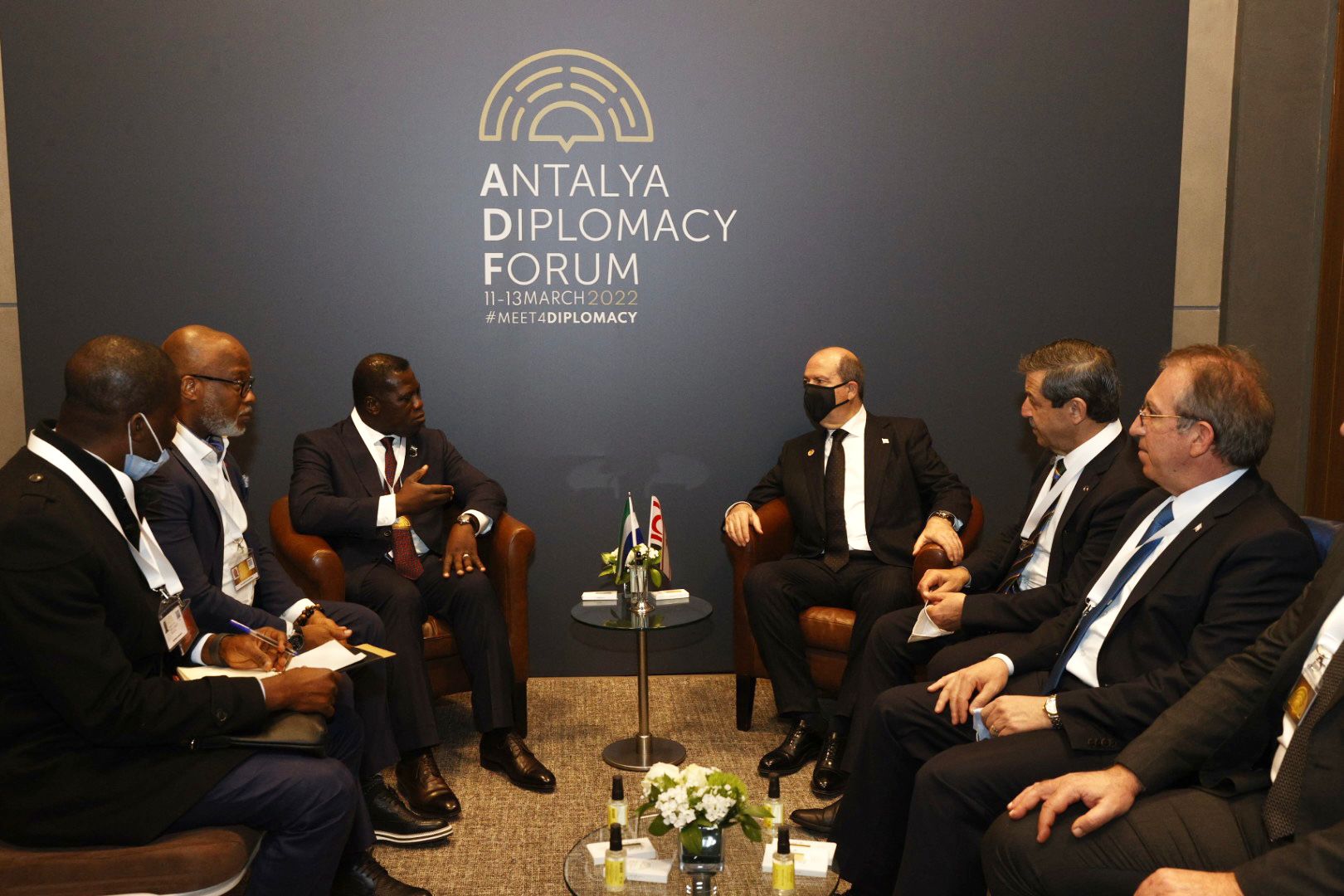 Tatar ile Ertuğruloğlu, Sierra Leone Dışişleri Bakanı Francis ile görüştü