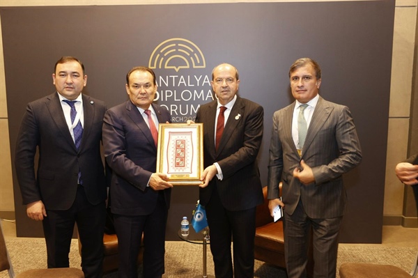 Cumhurbaşkanı Tatar Antalya’da Türk Devletleri Teşkilatı heyetiyle görüştü