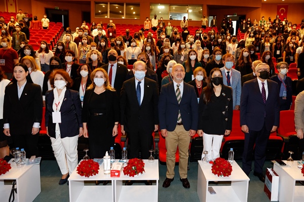 Cumhurbaşkanı Tatar, Eşi Sibel Tatar ile birlikte YDÜ Tıp Fakültesi öğrencilerinin düzenlediği 1. Uluslararası Öğrenci Kongresi’ne katıldı