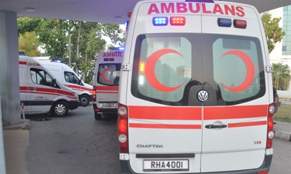 Lefkoşa’da 7 metre yüksekliğindeki pencereden düşen şahıs ağır yaralı