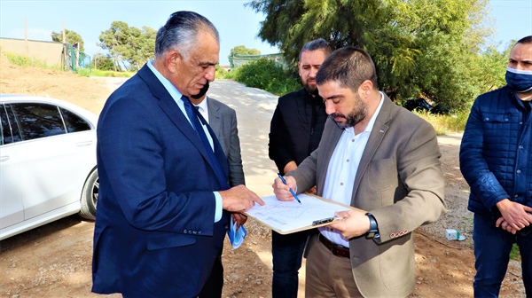 Bakan Çavuşoğlu, Yonpaş Metin Derinel Lisesi’ni ziyaret etti