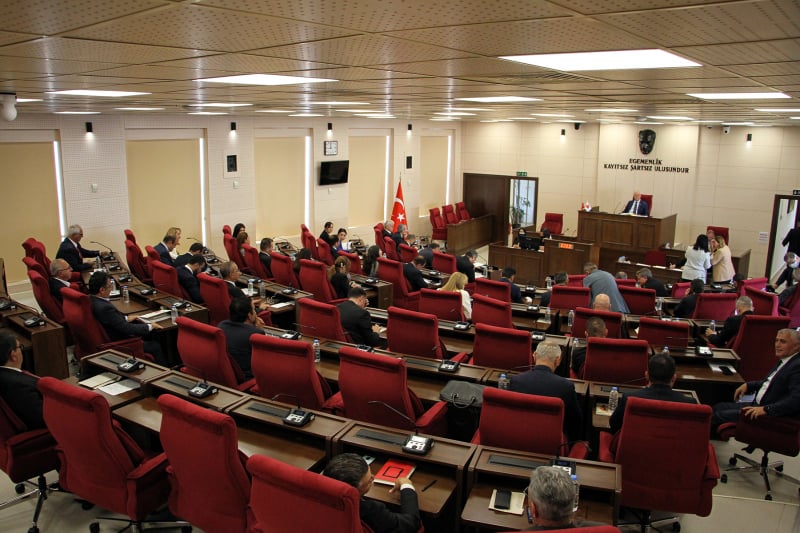 Meclis yasama ve denetim görevini gerçekleştiriyor