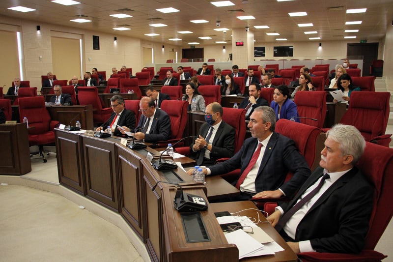 Tasarılara ivedilik istemlerinde tartışmalar yaşandı