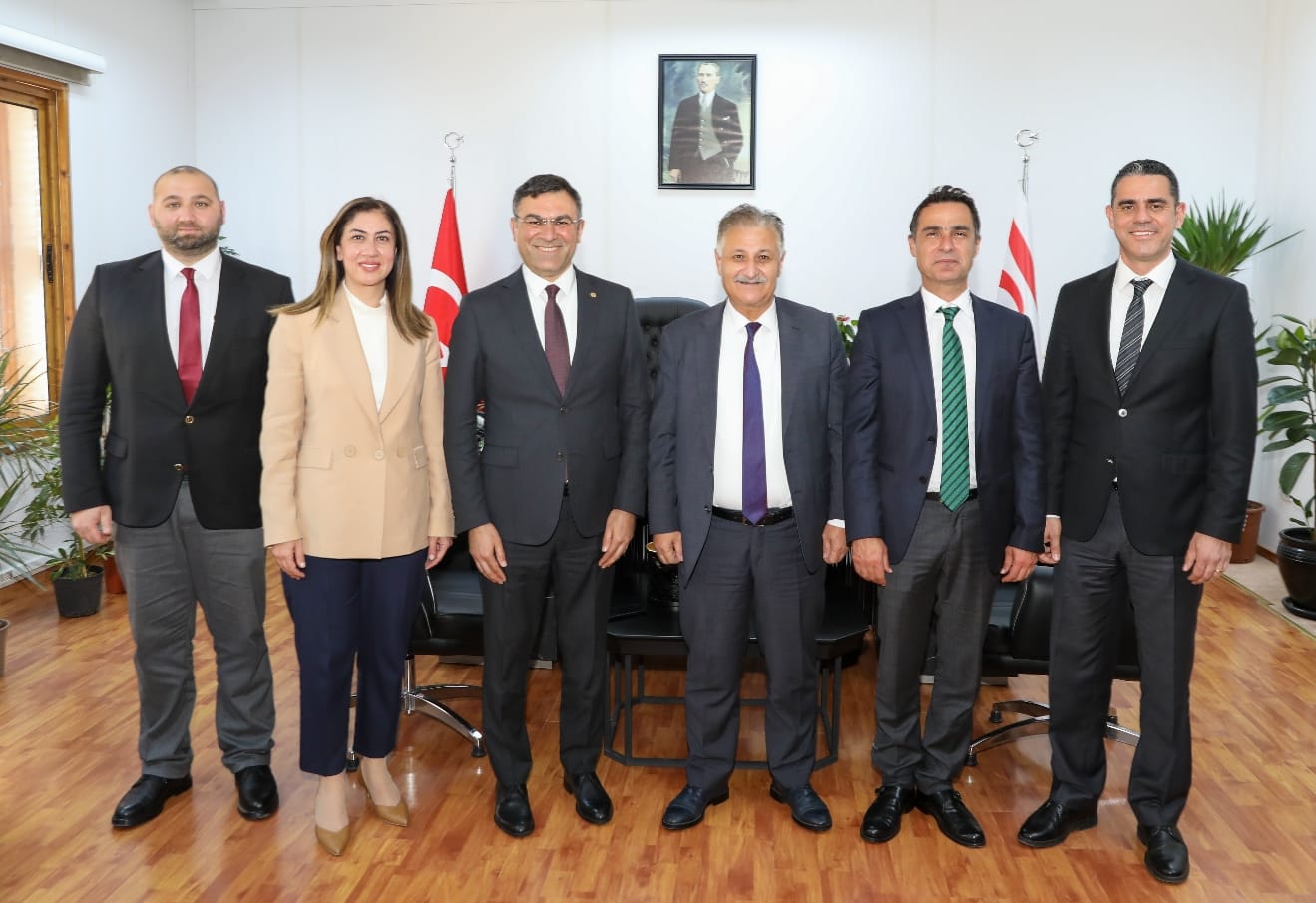 Sağlık Bakanı Pilli, Kuzey Kıbrıs Turkcell heyetini kabul etti