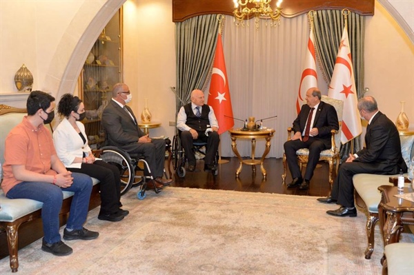 Cumhurbaşkanı Tatar, Global Engelliler Vakfı heyetini kabul etti