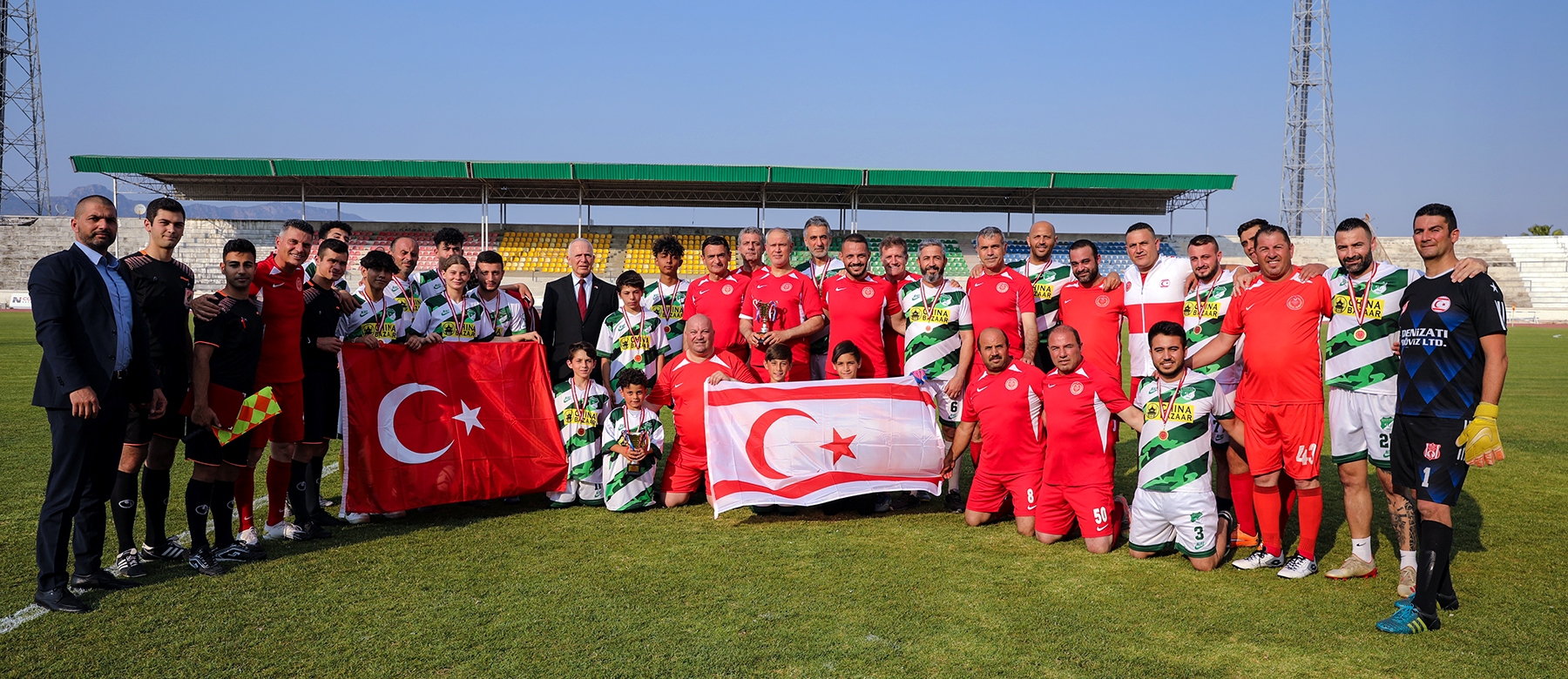 Meclis Futbol Takımı, 19 Mayıs Atatürk’ü Anma Gençlik ve Spor Bayramı nedeniyle gençlerle özel bir karşılaşma yaptı