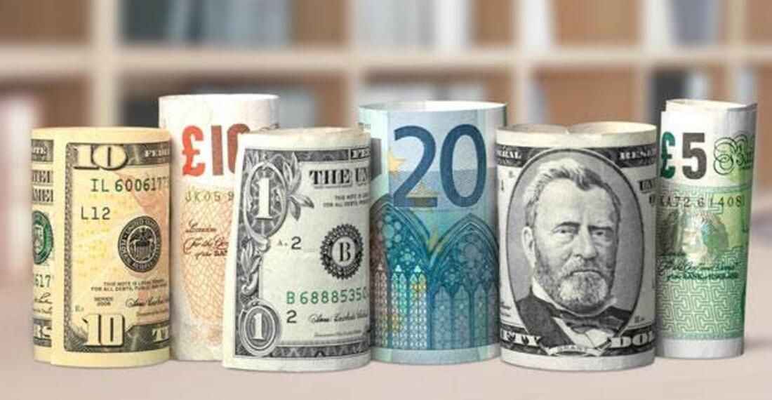 Sterlin 22,05 liradan, dolar 18,07 liradan haftaya başladı
